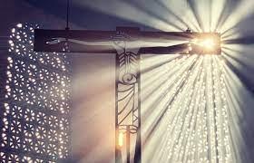 L homme a donc recu la responsabilite de se detruire dans les tenebres ou d accepter la loi de lumiere